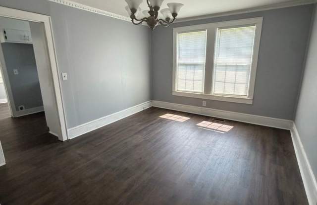 Newly renovated 2 bedroom house with large yard Gallery 3