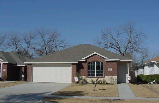 626 Bonham Street - 626 Bonham Street, Grand Prairie, TX 75050