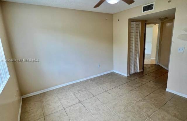 400 Crestwood Ct N Gallery 3