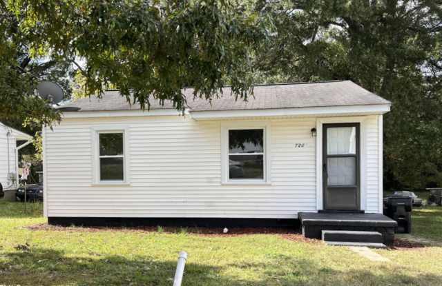 Two bedroom, 1 bath house in Burlington photos photos