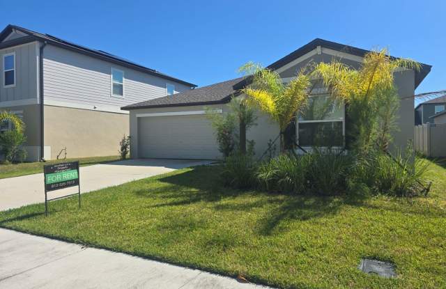 Beautiful 4 bedroom 2 bath Gallery 1