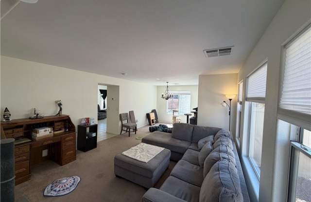 2515 Begonia Valley Avenue Gallery 3
