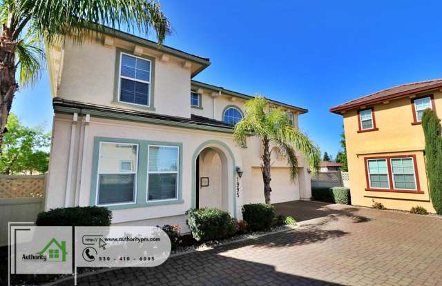 1995 Lugano Trail, Gated Community, Low Maintenance landscaping. photos photos