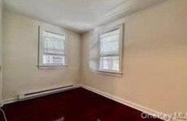 105 Hawkins Boulevard Gallery 3