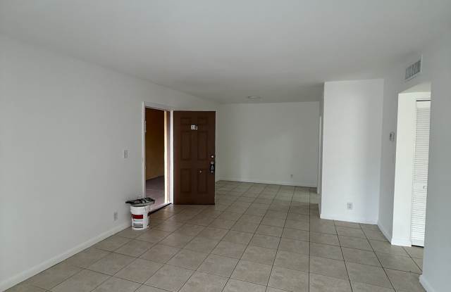 2916 NW 55th Avenue- 1B Gallery 1