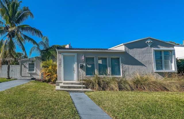 1719 SW 15th St photos photos