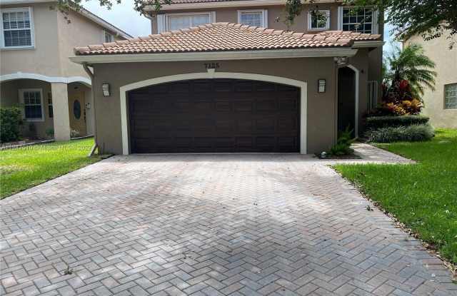 7125 Crescent Creek Way Gallery 2