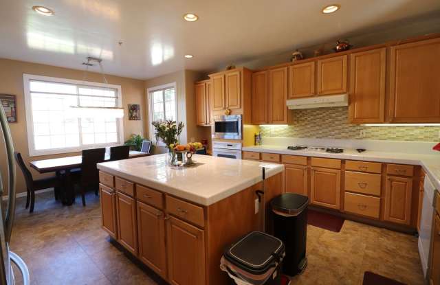 Five Bedroom Executive Home Gallery 4
