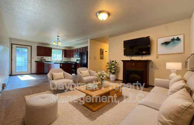 317 16th Street South - 5 photos photos 317 16th Street South - 5 photos photos