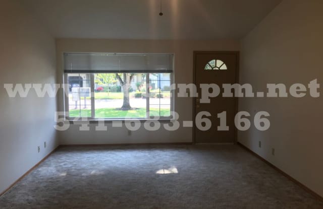 1021 N Pond Road - 1021 North Pond Road, Eugene, OR 97401