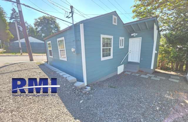 Low maintenance 2 bedroom!!! photos photos