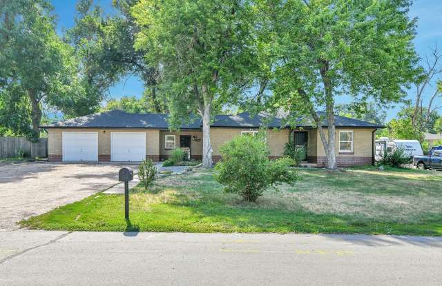 .31 acre corner lot and huge garage + updated home in GREAT location! photos photos