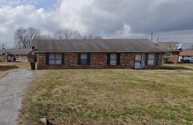 2 Bedroom, 1 Story Duplex in Gallatin. SPECIAL: HALF OFF FIRST FULL MONTH'S RENT! photos photos