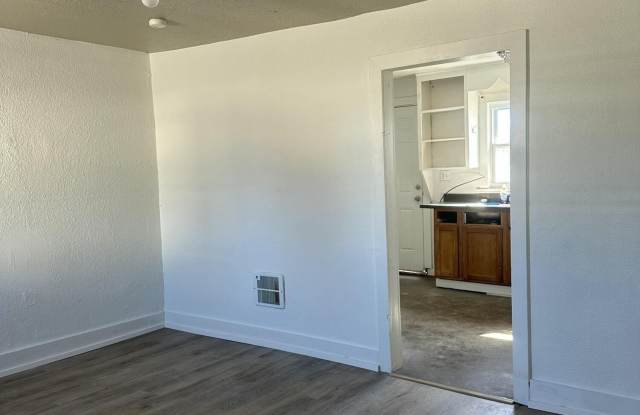 901 S Roosevelt Avenue Gallery 2