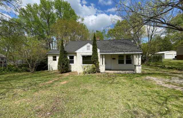 2 Bedroom 1 bathroom house - 409 East Boston Avenue, Bessemer City, NC 28016