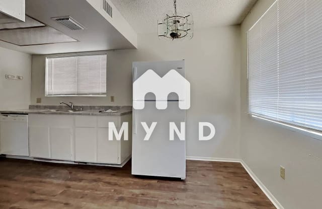 8125 N 33rd Dr Apt 4 - 8125 North 33rd Drive, Phoenix, AZ 85051