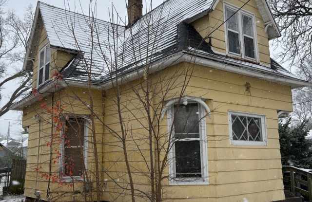 SPACIOUS 4 BEDROOM HOME READY TO WELCOME YOU Gallery 3