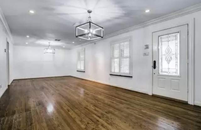 4033 Centenary Avenue Gallery 2