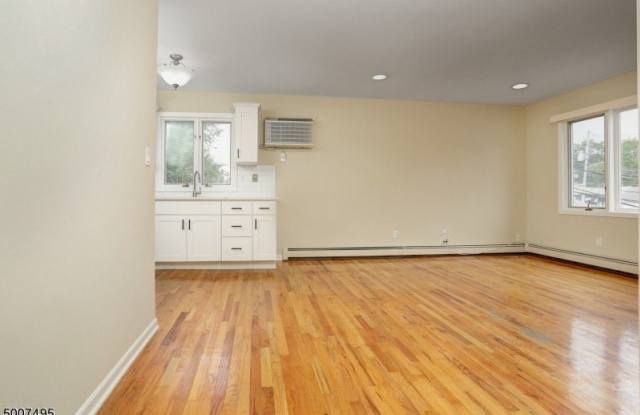 144 N Beverwyck Rd Gallery 4
