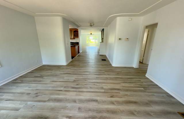 Renovated 3-Bedroom Home with Private Master Suite, Spacious Backyard & Bonus Room in Central San Diego Gallery 4