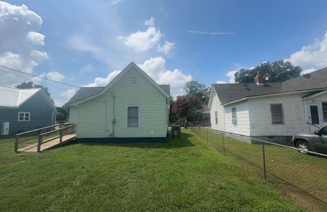 Newly Renovated 1br/1ba Home in Greenville, SC Gallery 3