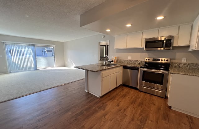Cross Roads Apartments Gallery 4