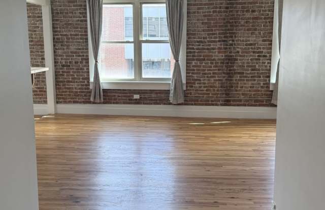 106 Main Street West Gallery 4