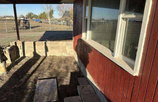 758 W G Road Cabin Gallery 2