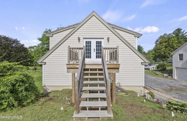55 Maple Hill Rd Gallery 4