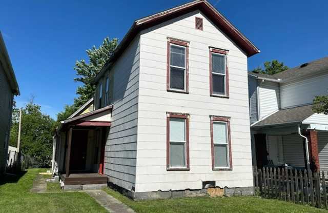 Updated 3 Bed, 1 Bath in Dayton close to everything photos photos