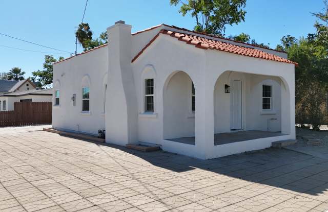 1005 W 9th St - 1005 West 9th Street, San Bernardino, CA 92411