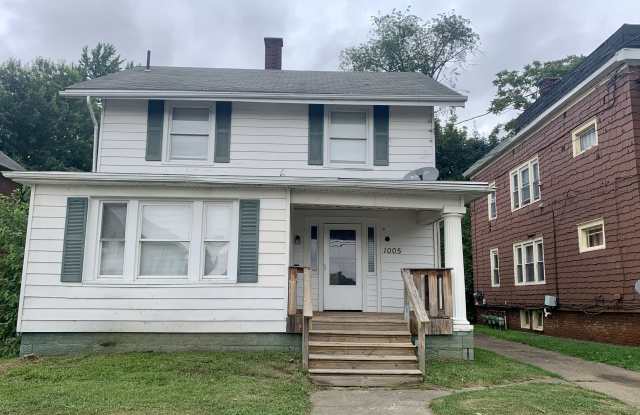 1005 13th St Ne photos photos