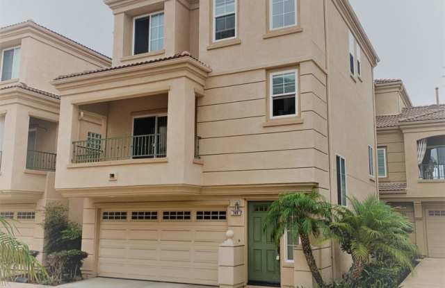 2 Bed/2.5 Bath Beach Townhome - Just 2 blocks to the ocean! - 749 Sea Cottage Way, Oceanside, CA 92054