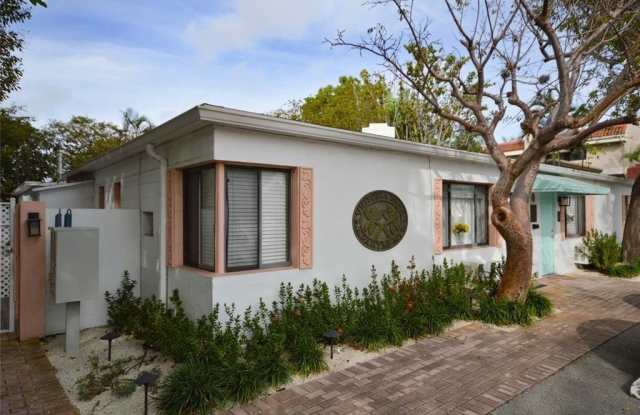 835 NE 15TH Avenue photos photos