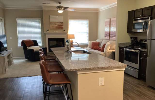 Crowne at Cahaba River Gallery 2