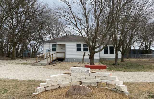 2 BEDROOM COUNTRY LIVING photos photos