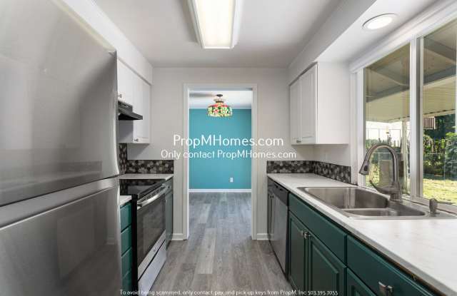 Charming Oregon City Home on 1/2 Acre - Fully Fenced Yard! photos photos