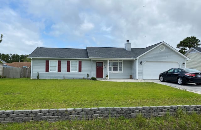 320 Foxridge Lane - 320 Foxridge Lane, Onslow County, NC 28539