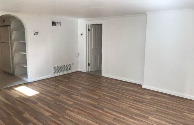 371 E 700 S Gallery 3