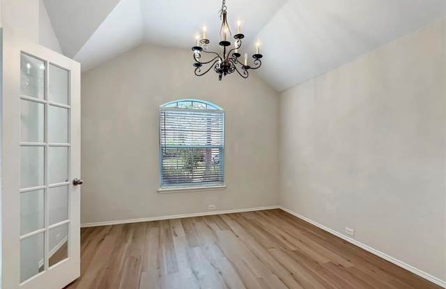4805 Grinstein Drive Gallery 3