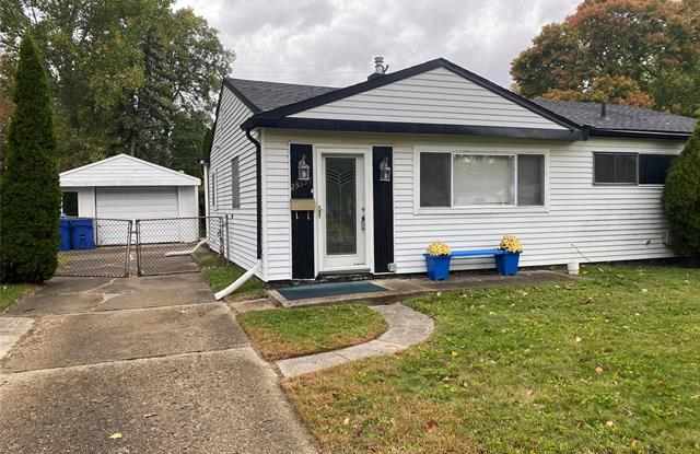 23557 LAUREN Avenue Gallery 2