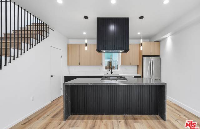 839 N Mccadden Pl Gallery 3