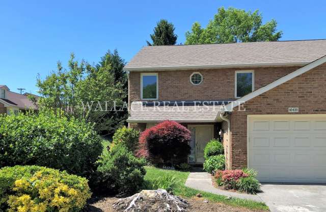 FARRAGUT 3 BDRM / 2.5 BATH CONDO WITH PRIVATE PATIO photos photos