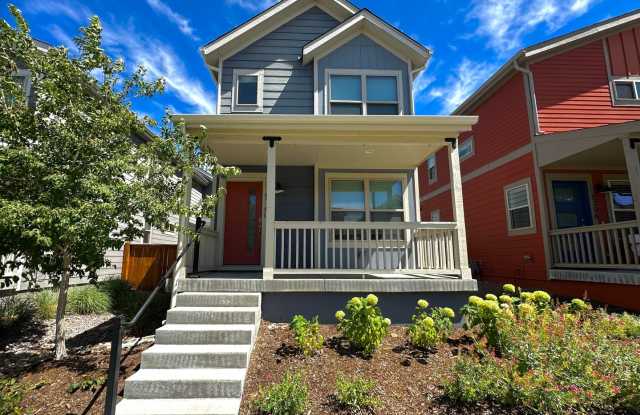 Fenced Side Yard! photos photos