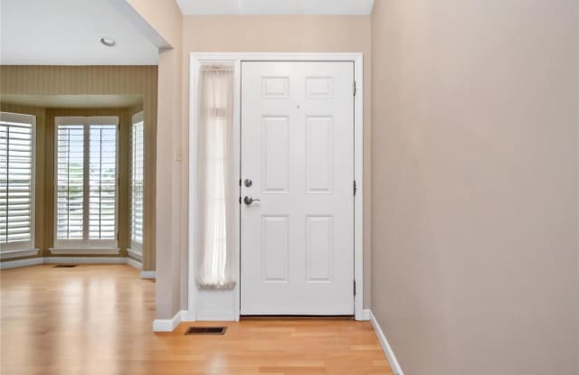 14737 Ladue Bluffs Crossing Drive Gallery 3