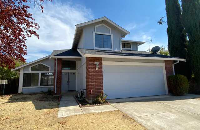 Upgraded Large 4 Bedroom Home on Cul-de-sac Gallery 1