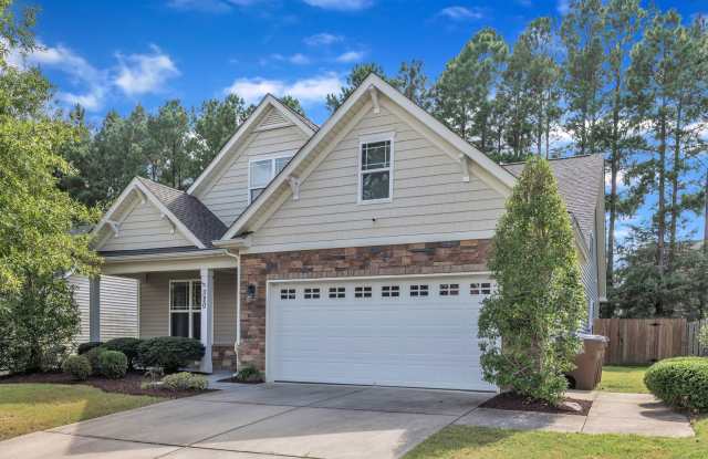 4 Bedroom Home with 2 Car Garage  Fenced Yard! photos photos