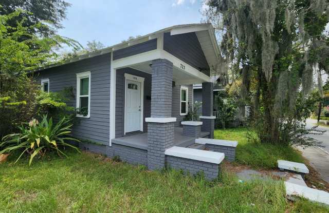 Cozy Home - 723 West Victory Drive, Savannah, GA 31405