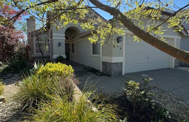 Move-In Ready 3-Bed, 2-Bath Home in Roseville! SEE VIDEO photos photos