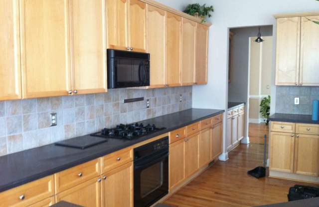 201 Creekway Crossing Gallery 3